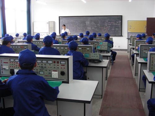 中國洛陽一拖技師學院有哪些優勢？